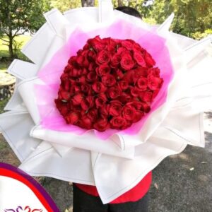 (A4) 100 Stalks Fresh Red Rose Bouquet / Jambangan bunga ros segar 100 kuntum